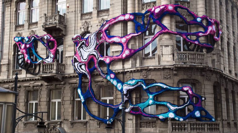 Hyperbolic : le virus artistique dans la ville de Lodz