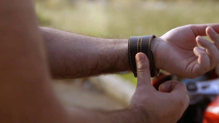 IdO : le bracelet vibrant conçu pour éviter l’excès de vitesse des motards