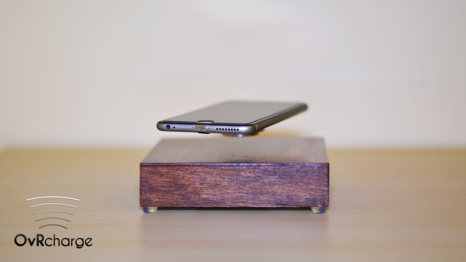 OvRcharge : le chargeur high tech pour smartphone