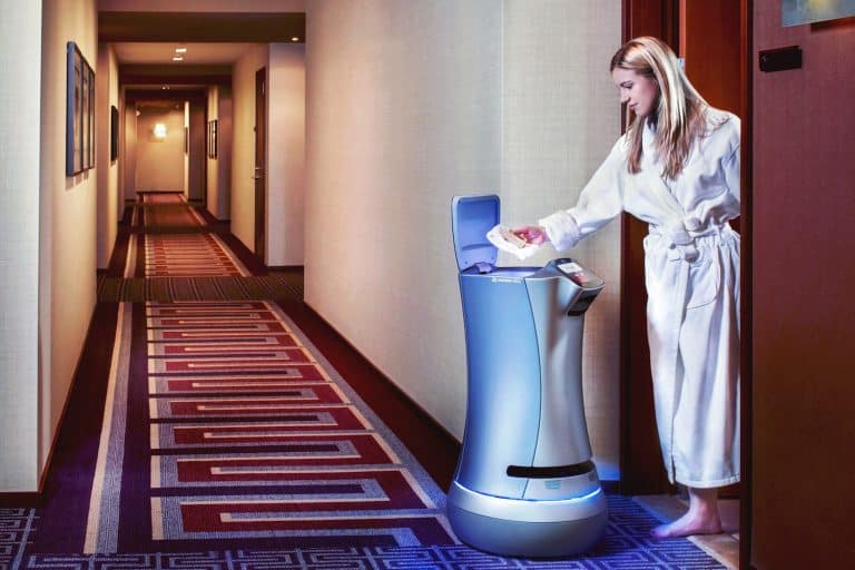 Relay : le robot pro du room service