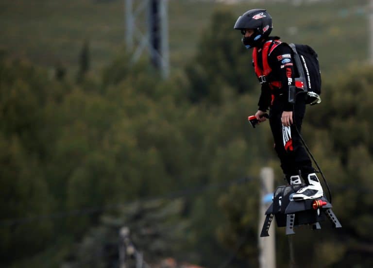 Flyboard Air : l’hoverboard qui peut flâner dans les airs
