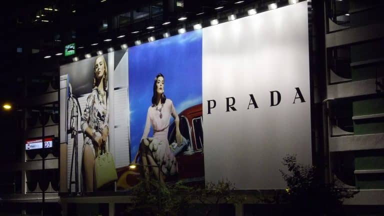 Prada intègre le digital pour viser une clientèle jeune