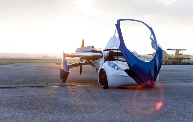 AeroMobil sort sa voiture volante AeroMobil 3.0