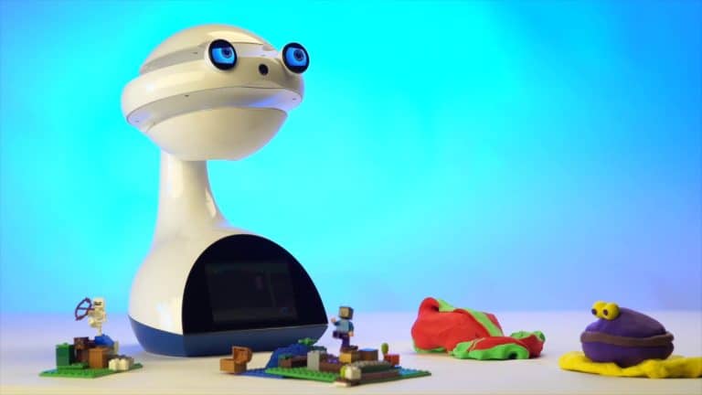 EMYS : un robot enseigne les langues étrangères aux enfants