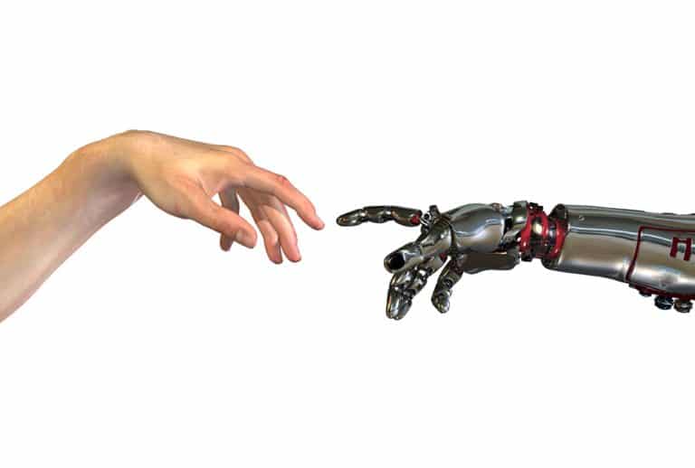 Main dans la main grâce aux robots
