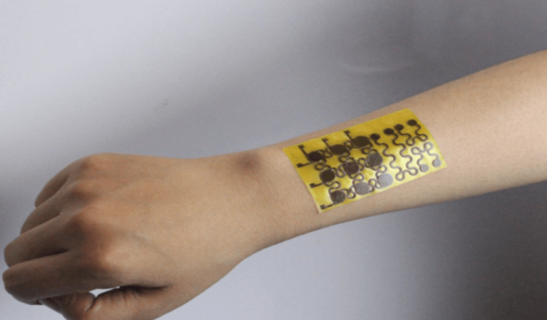 Une peau électronique flexible et recyclable qui cicatrise toute seule