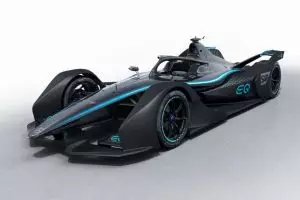 EQ Silver Arrow 01 : Mercedes-Benz dévoile son bolide de course électrique