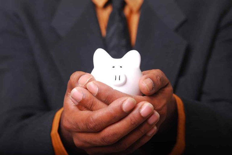 Comment l’intelligence artificielle peut aider à résoudre les problèmes de relation client des banques ?