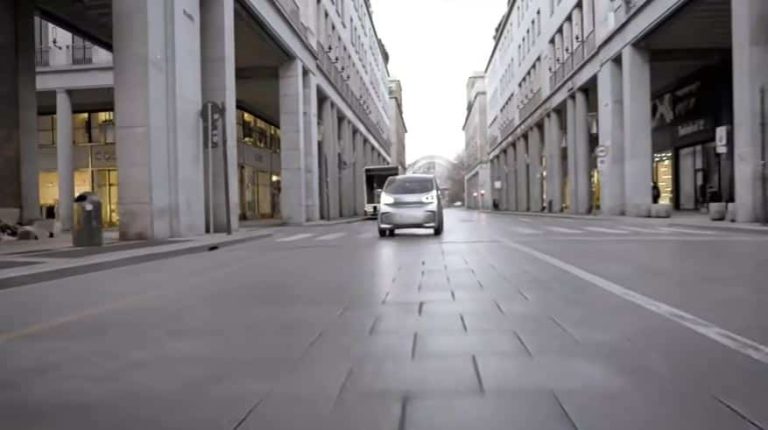 Cette mini voiture électrique coûte moins de 6 000 euros !