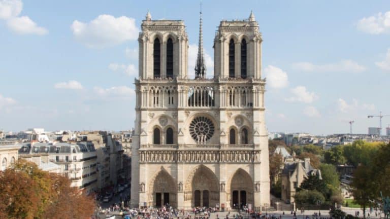 Visite virtuelle au cœur de Notre-Dame de Paris après son incendie