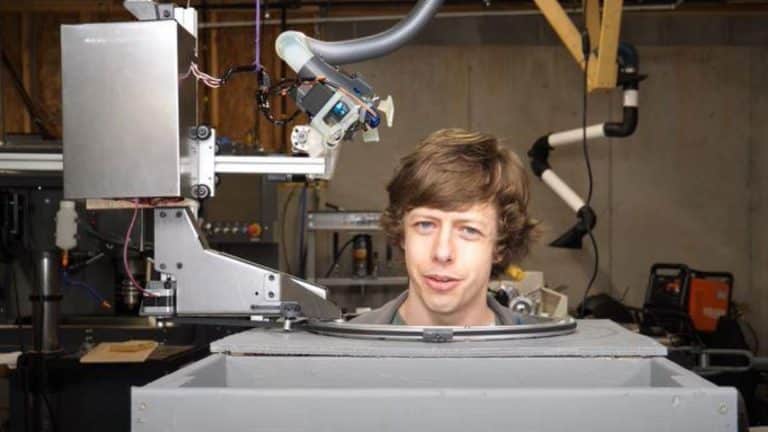 Ce robot peut vous couper les cheveux !