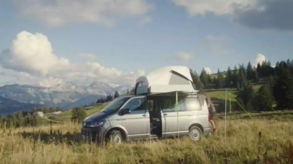 Quechua lance une tente de toit gonflable