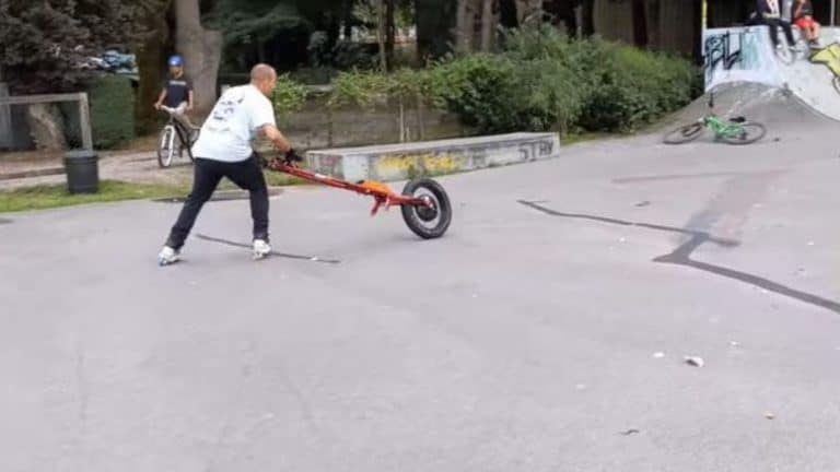 Faire du vélo et du roller en même temps ? C&rsquo;est possible !