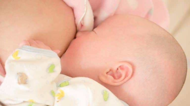 Lait maternel et Covid-19 : présence d’anticorps contre le coronavirus chez une mère infectée