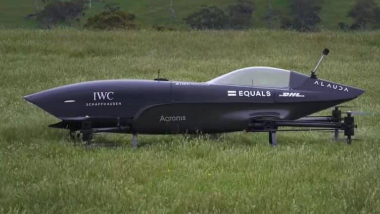 La voiture de course volante pour 2022