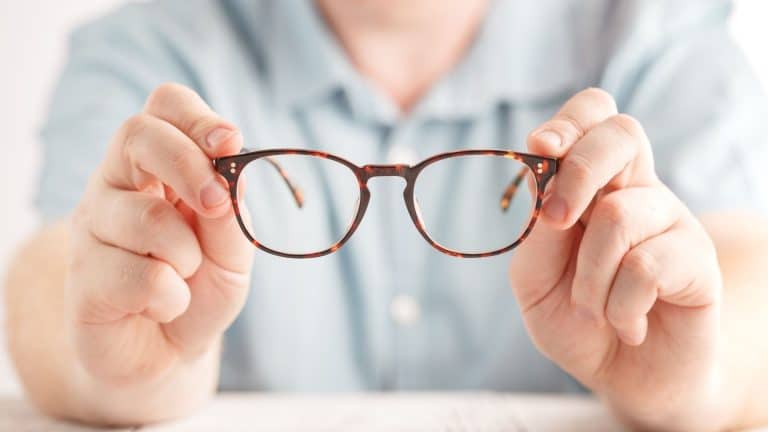 Des verres de lunettes pour lutter contre la propagation de la Covid-19