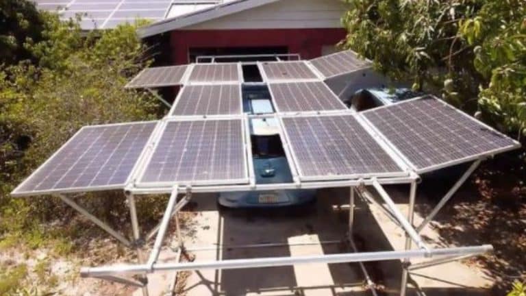 Une étudiante invente un abri automobile solaire