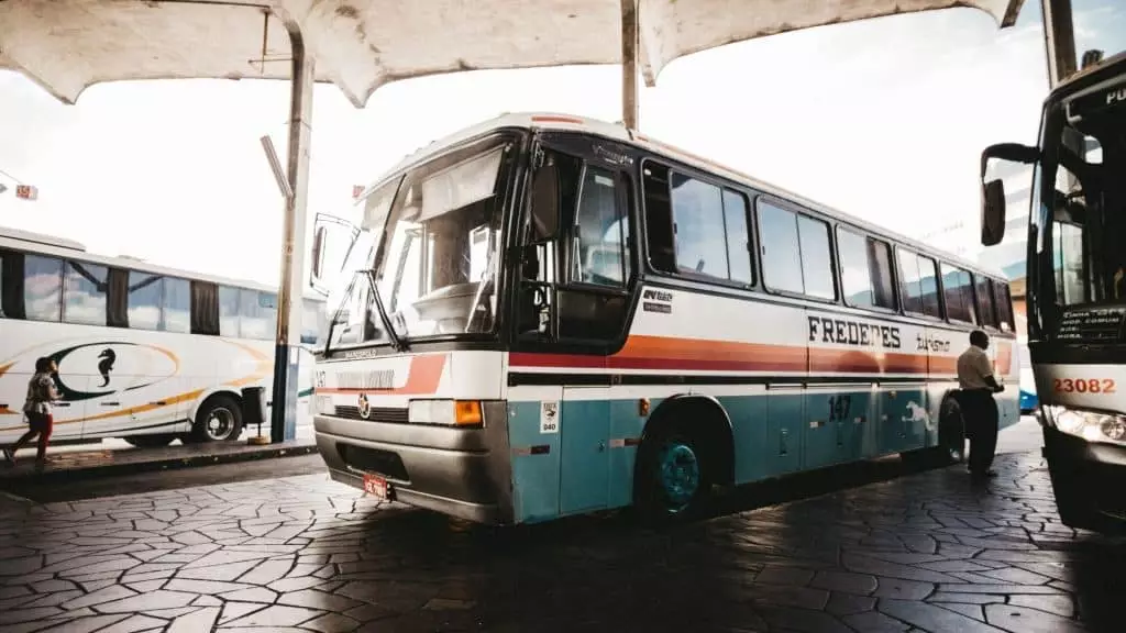 Un bus équipé de vélos d’appartement Un bus équipé de vélos d'appartement