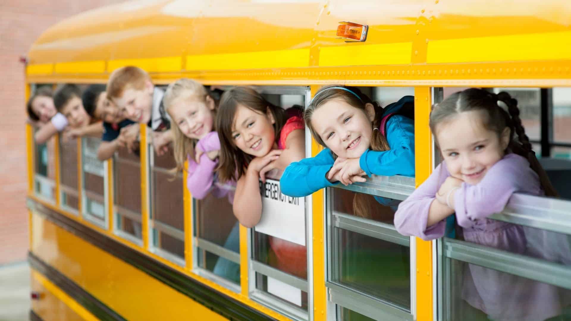 Un système innovant pour éviter d'oublier les enfants dans un bus 