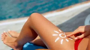 Elle invente des patchs solaires pour lutter contre les effets du soleil Elle invente des patchs solaires pour lutter contre les effets du soleil