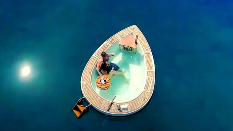 Un bateau jacuzzi électrique