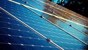 Bientôt des panneaux solaires sur les autoroutes marseillaises ? Bientôt des panneaux solaires sur les autoroutes marseillaises
