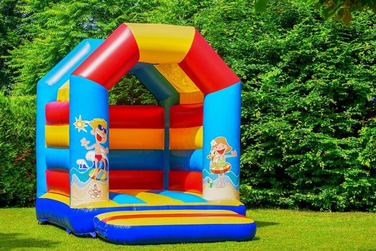 Comment choisir un fabricant de châteaux gonflables ?