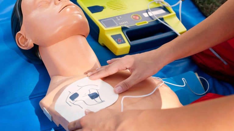 Un nouveau défibrillateur portable