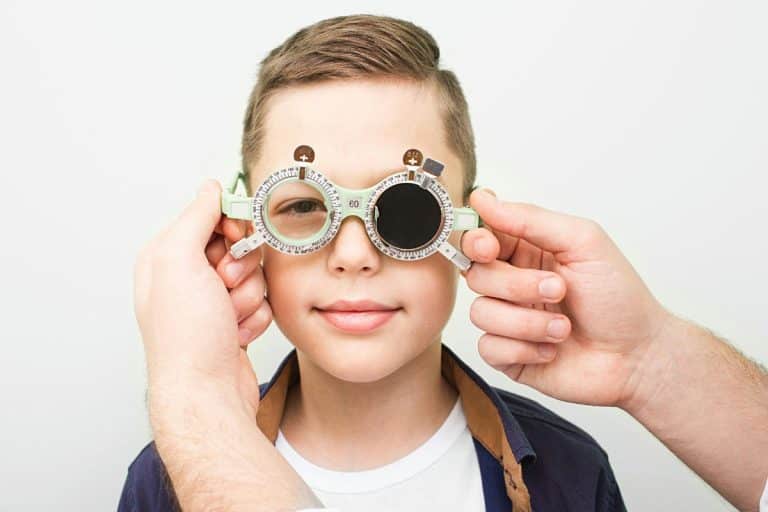 Découvrez comment ses lunettes redonnent la vue !