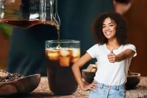 Découvrez pourquoi la préparation du café froid va prendre beaucoup moins de temps