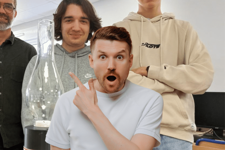 Voici l&rsquo;incroyable invention de deux lycéens : ce chandelier connecté leur offre l&rsquo;or au concours Lépine