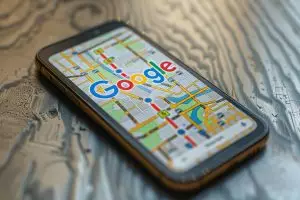 Les automobilistes ont tranché : google maps surpasse waze pour la détection des radars, découvrez pourquoi