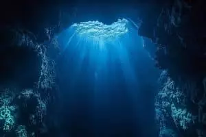 Les profondeurs marines révèlent un mystère : l'oxygène terrestre est-il d'origine non photosynthétique ?