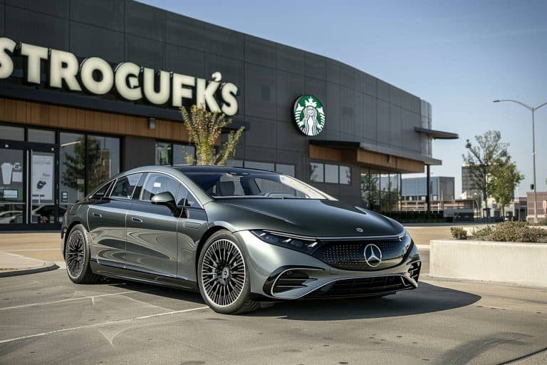 Voitures électriques : Mercedes et Starbucks dévoilent leur nouveau partenariat aux USA, voici pourquoi