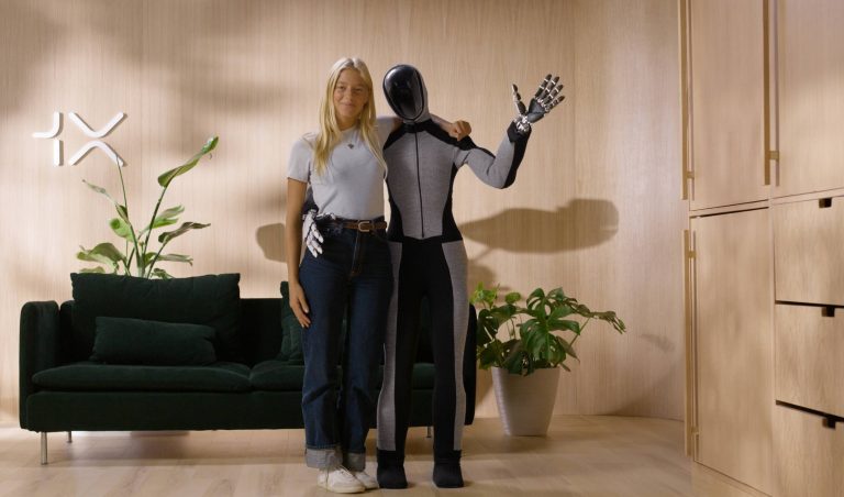 Inquiétant ! Ce robot domestique est si réaliste que vous oublierez qu’il n’est pas humain