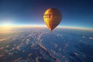Un voyage extraordinaire aux portes de l'espace : découvrez le premier ballon stratosphérique