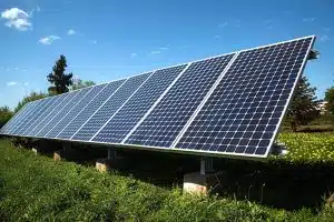 Une découverte inattendue améliore de 60 fois l’efficacité des panneaux solaires : une révolution en vue