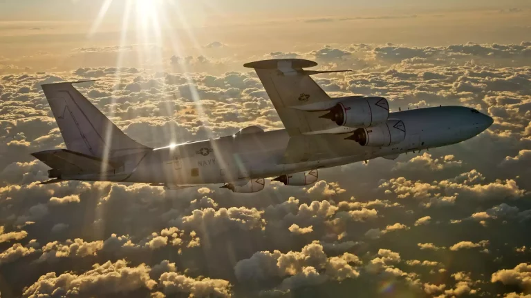 L&rsquo;avion du « Jugement dernier » survole l&rsquo;Europe actuellement : voici ce que cache ce vol angoissant