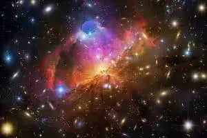 James Webb dévoile la galaxie la plus jeune jamais observée dans l’Univers Découvrez cette galaxie éblouissante : le James Webb dévoile le plus jeune joyau de l’Univers !