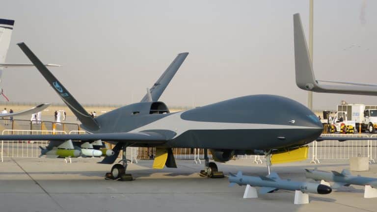 La Chine déploie ces drones de nouvelle génération formant un essaim terrifiant pour dominer le ciel