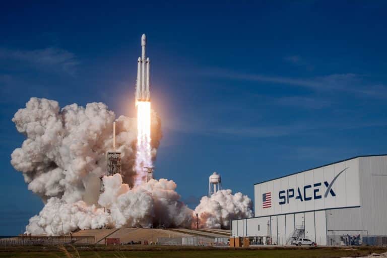 Ce cube en bois lancé par SpaceX pourrait révolutionner l’avenir des satellites : une innovation surprenante