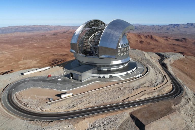 « Un Goliath des étoiles » : découvrez ce télescope gigantesque qui défie l&rsquo;univers depuis le désert
