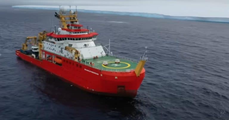 Le plus grand iceberg du monde se libère et dérive, menaçant de bouleverser les courants océaniques