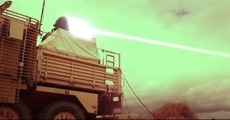 Ce laser britannique monte en puissance : des soldats détruisent des drones à la vitesse de la lumière