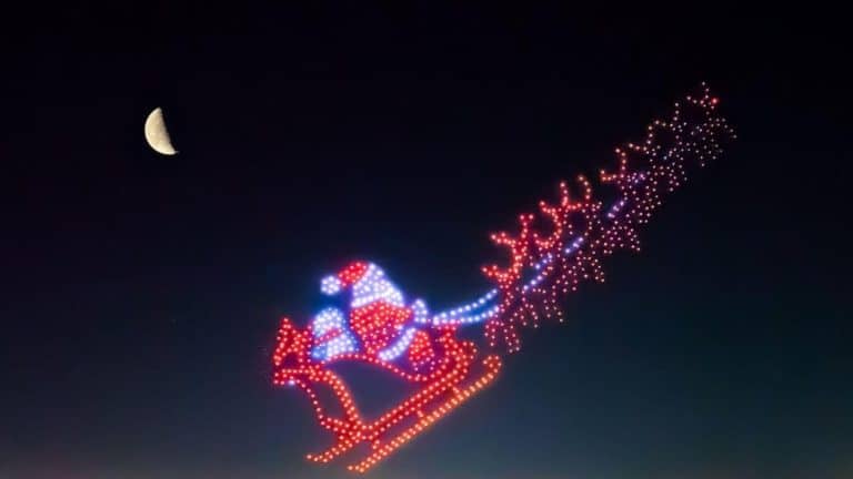 Vidéo – Un spectacle de Noël époustouflant : 5 000 drones illuminent le ciel et battent tous les records