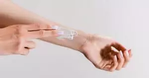 Cette crème révolutionnaire pourrait remplacer les aiguilles pour vacciner contre le tétanos et bien plus encore