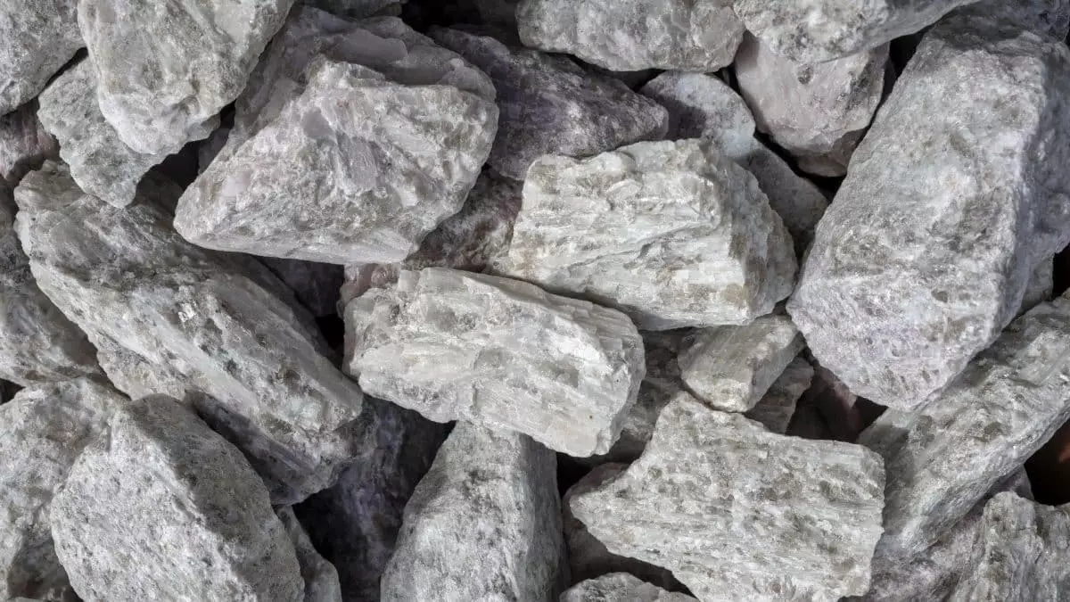 La Chine dévoile une méthode pour extraire 10 fois plus de lithium et bouleverse l’avenir des batteries électriques Cette découverte chinoise pourrait multiplier par 10 l’exploitation du lithium et révolutionner le marché des batteries électriques