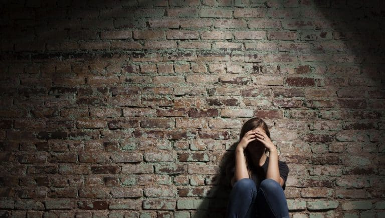 Les jeunes sont si malheureux qu’ils bouleversent ce modèle fondamental de la vie moderne