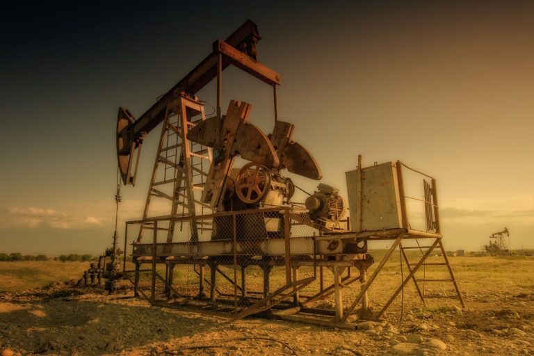 Les géants du pétrole contre-attaquent : l’incroyable bataille pour sauver notre planète du plastique