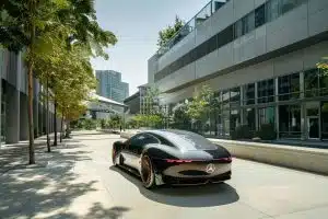 Mercedes-Benz révolutionne l'avenir : une peinture solaire miraculeuse pour voitures électriques !